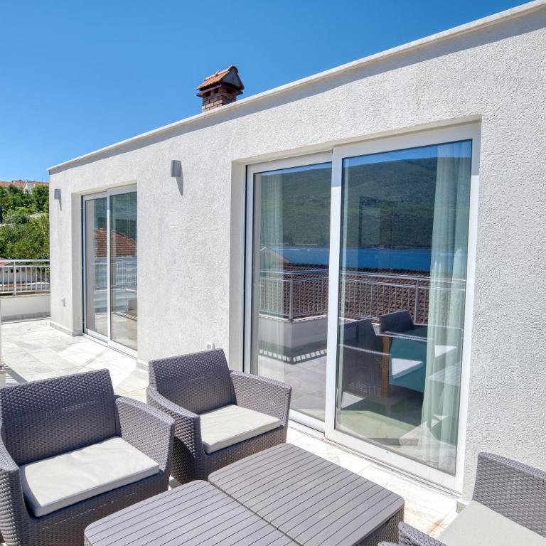 Apartments Ljubica - Three-Bedroom Apartment with Sea View - 49