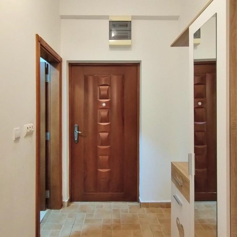 Club House Apartment with Garden and Pool - One-Bedroom Apartment - 8