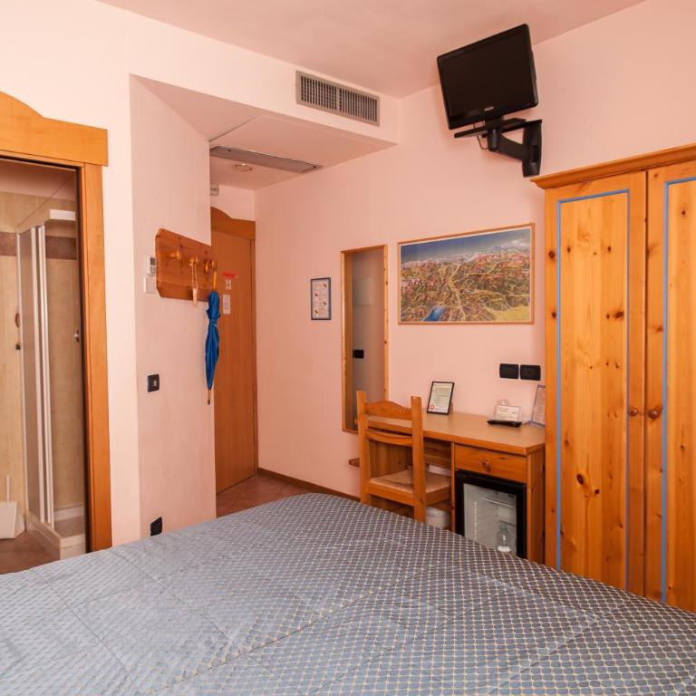 Hotel Vittoria - Camera Standard Matrimoniale/Doppia con Letti Singoli - 1