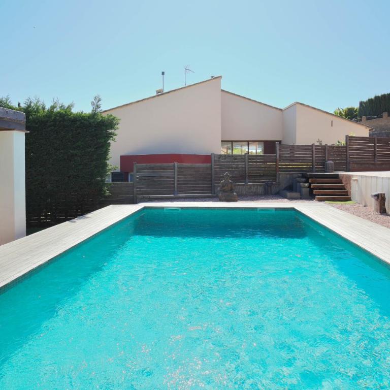Casa Bel Residencial - Casa Unifamiliar de 3 dormitorios - 40