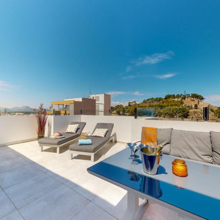Atico Puesta Sol en Dénia Centro, con Encanto Mediterráneo y Vistas Abiertas by Family Homes Rentals - Three-Bedroom Apartment with View - 18