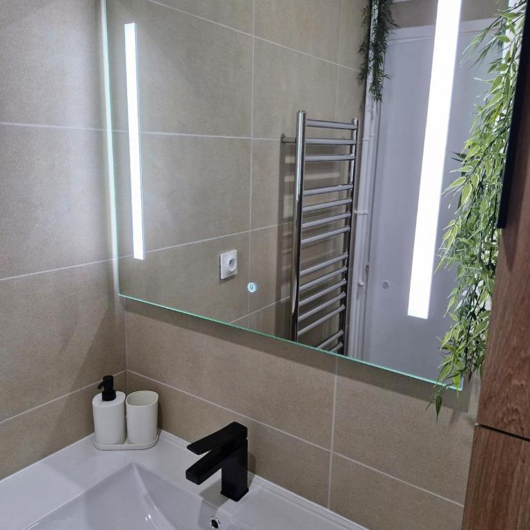 studio entièrement rénové a 2 min de la mer - Apartment mit 1 Schlafzimmer - 11