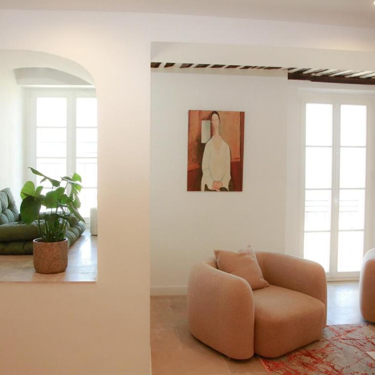 3BR on the Remparts of Antibes - Sea & Mountain View - Three-Bedroom Apartment - 3