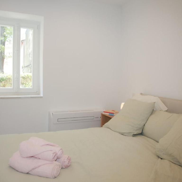 3BR on the Remparts of Antibes - Sea & Mountain View - Three-Bedroom Apartment - 29