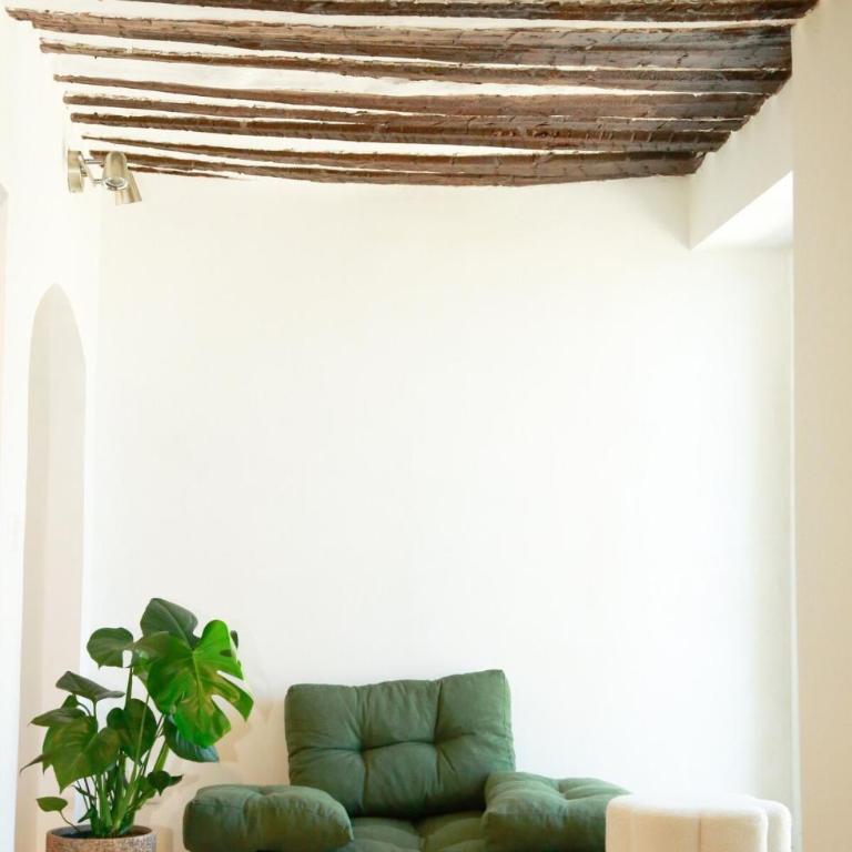 3BR on the Remparts of Antibes - Sea & Mountain View - Three-Bedroom Apartment - 35