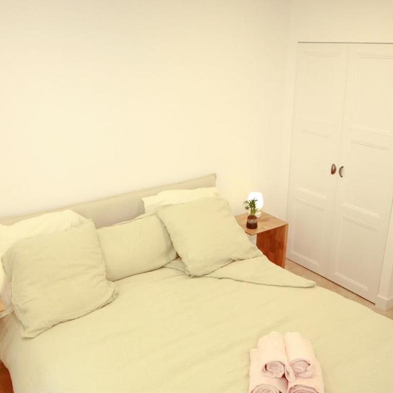 3BR on the Remparts of Antibes - Sea & Mountain View - Three-Bedroom Apartment - 43