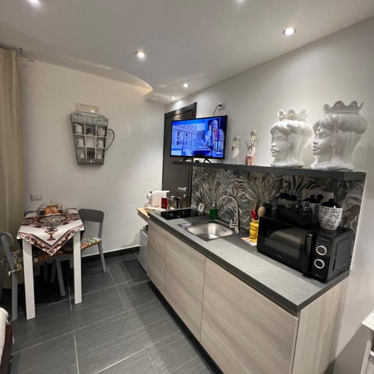 Nel Cortile Suite - Studio with Balcony - 6