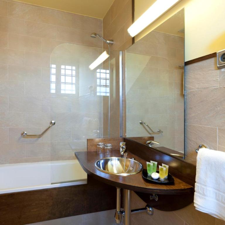 Victoria 4 Puerta del Sol - Double or Twin Room - 10