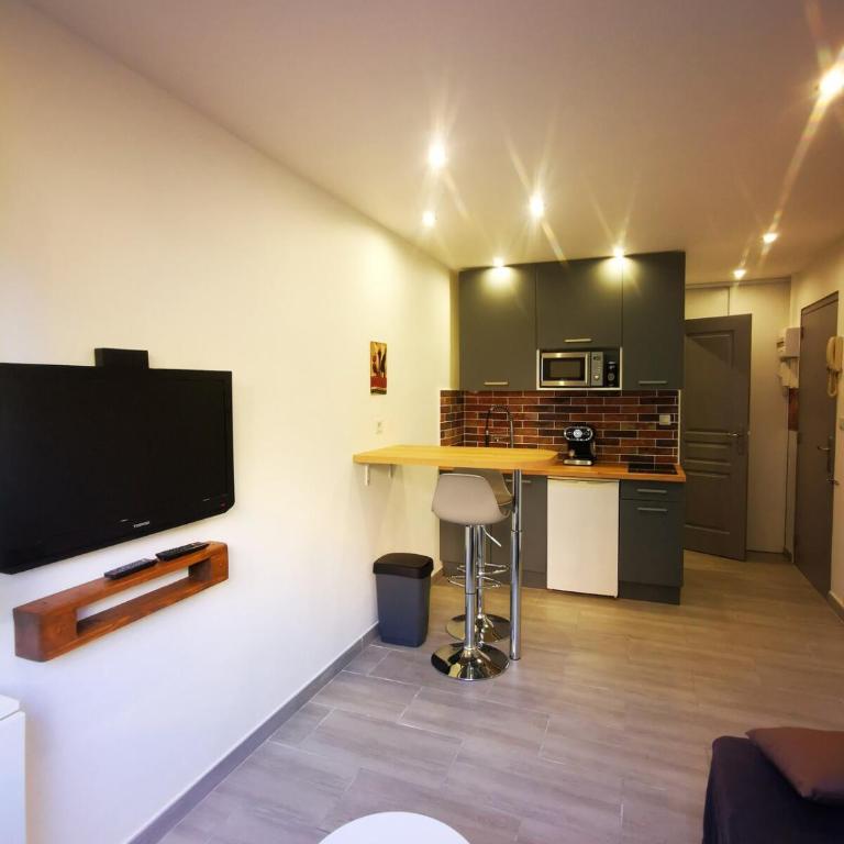 Cozy Studio in Juan les Pins 700m from Beach - Apartment mit 1 Schlafzimmer - 1