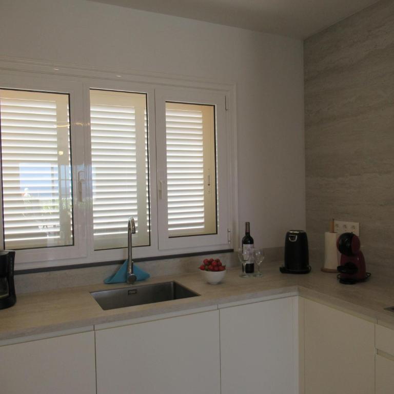 SOMETHING SPECIAL LAS DUNAS 9 by RENTMEDANO pretty villa with sea view and pool - Villa - 6