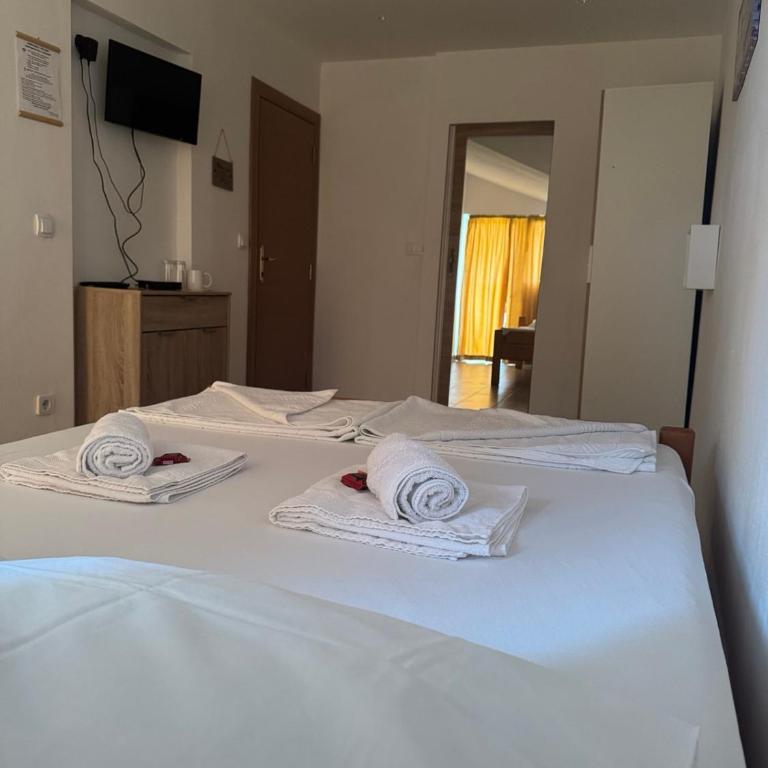 Guesthouse Vila Tamburic - Double Room with Balcony and Sea View - 9