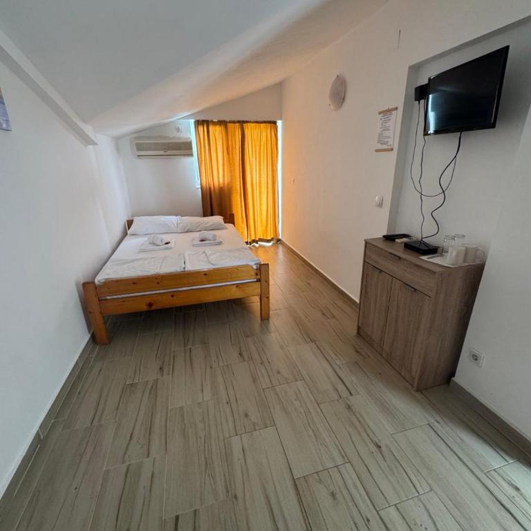 Guesthouse Vila Tamburic - Double Room with Balcony and Sea View - 8