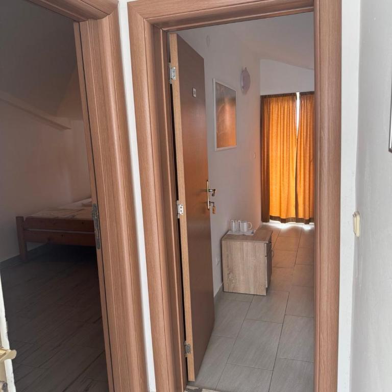 Guesthouse Vila Tamburic - Double Room with Balcony and Sea View - 6