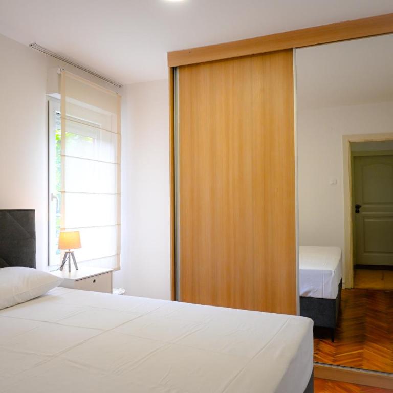 Apartman Petar-Spacious Friendly Stay in the Heart of Budva - Apartman sa 3 Spavaće Sobe - 7