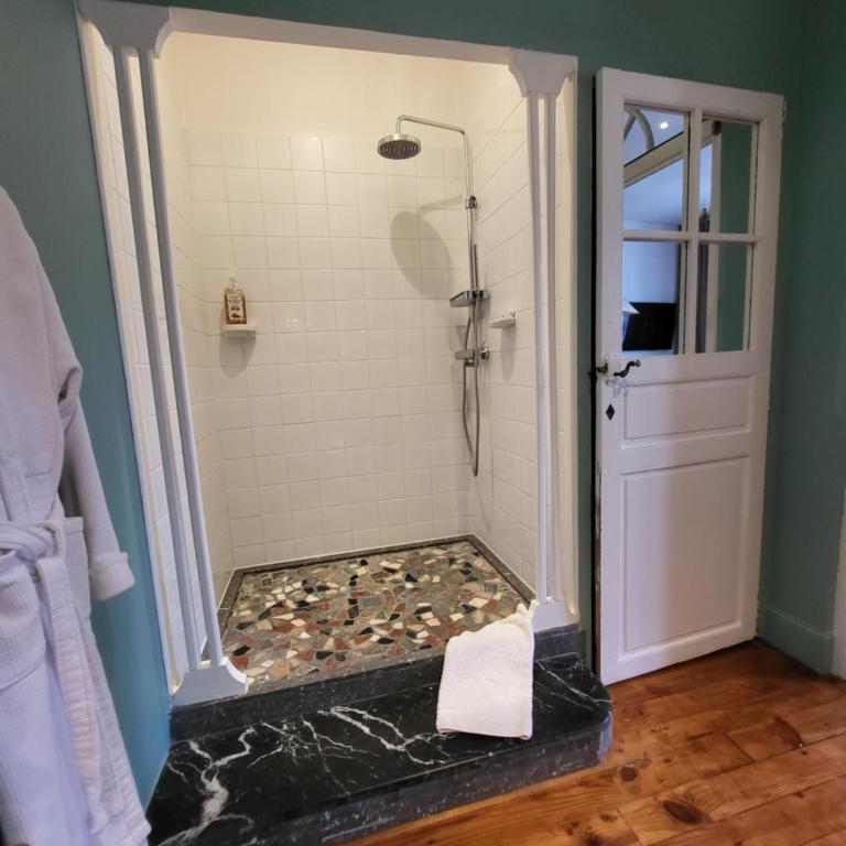 Maison d'Hôtes L'Intemporelle - Chambre Double avec Salle de Bains Privative - 14