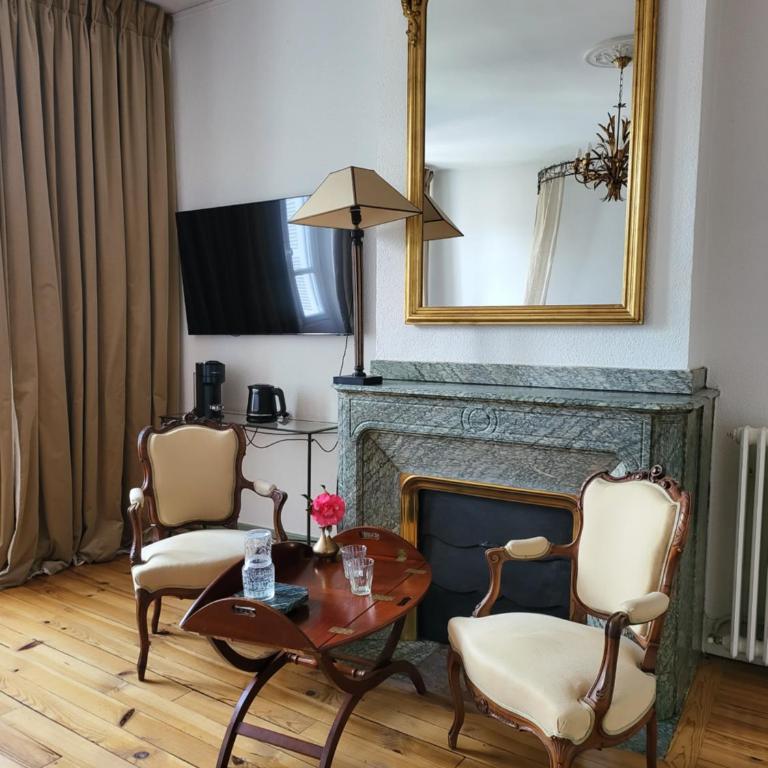 Maison d'Hôtes L'Intemporelle - Chambre Double avec Salle de Bains Privative - 18
