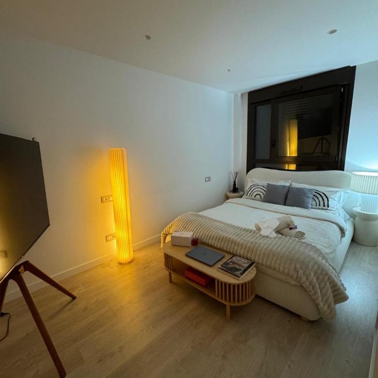 San Fermin Centro II - Three-Bedroom Apartment with View - 11