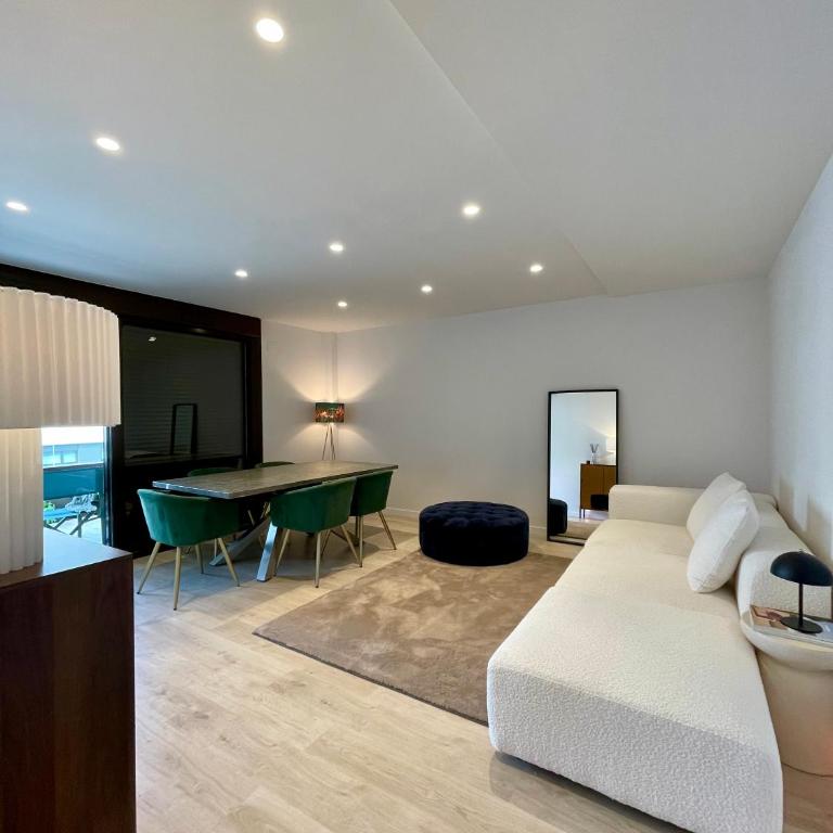 San Fermin Centro II - Three-Bedroom Apartment with View - 5