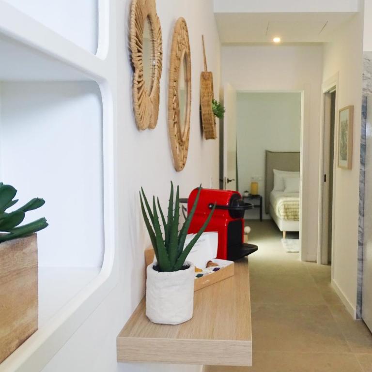 DM1 - Loft Valencia - One-Bedroom Loft Apartment with One Queen Bed - 17
