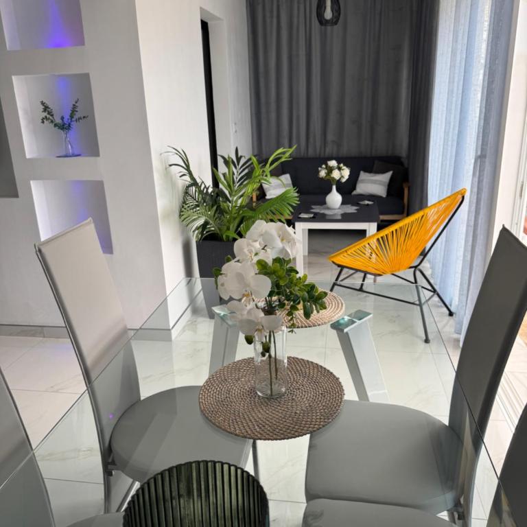 serene flat in central location overlooking SIAM PARK - Apartamento de 2 dormitorios - 54