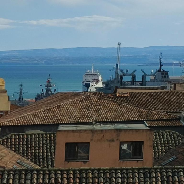 Attico con terrazzo al centro storico di Catania - Appartamento con 2 Camere da Letto, Terrazza e Vista Mare - 37