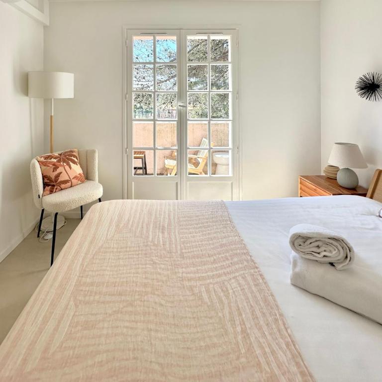 Rénové 2025 - 6 personnes - Clim Parking Piscine Terrasse - Apartment mit 2 Schlafzimmern und Terrasse - 5