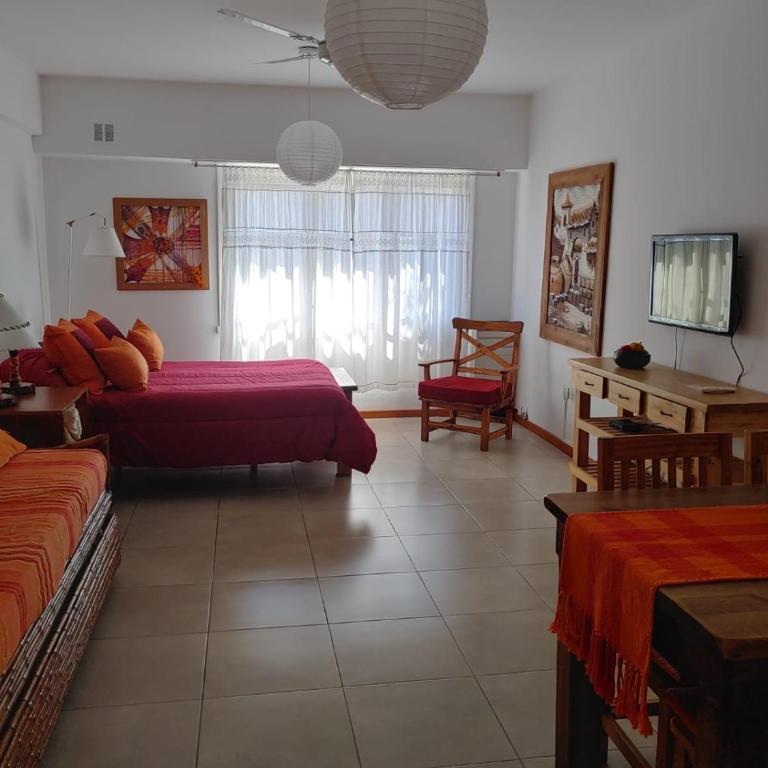 Ines Casamar Excelente departamento a 50 mts del mar y a 15 cuadras del centro MONOAMBIENTE - One-Bedroom Apartment with City View - 1