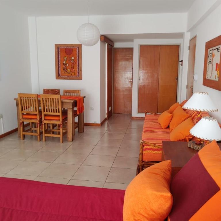 Ines Casamar Excelente departamento a 50 mts del mar y a 15 cuadras del centro MONOAMBIENTE - One-Bedroom Apartment with City View - 9