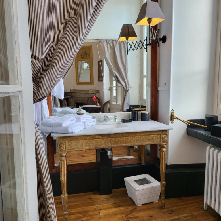 Maison d'Hôtes L'Intemporelle - Chambre Double avec Salle de Bains Privative - 18