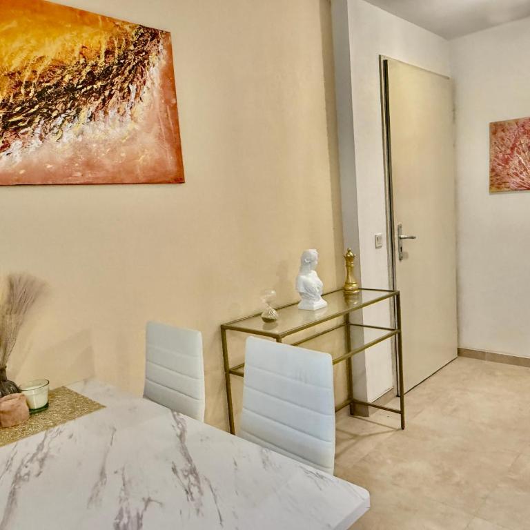 Temple Luxe- by GC - Balnéo - Jardin- Wifi - Parking privé securisé - Appartement - Vue sur Jardin - 13