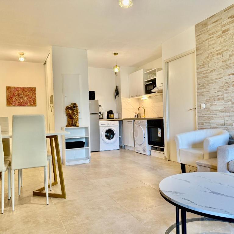 Temple Luxe- by GC - Balnéo - Jardin- Wifi - Parking privé securisé - Appartement - Vue sur Jardin - 9