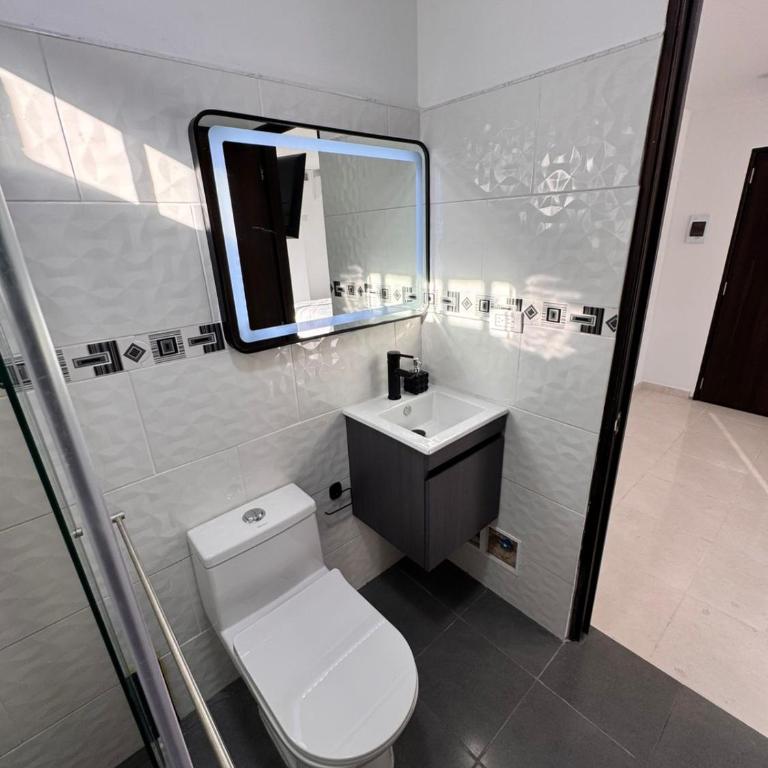 Apartamentos amoblados de 1, 2 y 3 dormitorios - Estudio con vistas a las montañas - 11