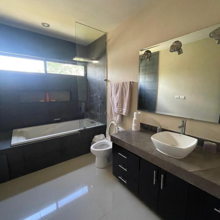 Beautiful House in Prado Norte, Jhonnis House! - Four-Bedroom House - 9