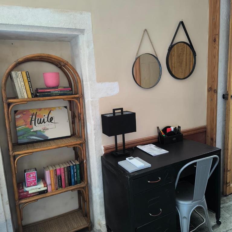 Appartement centre ville NIMES - Two-Bedroom Apartment - 8