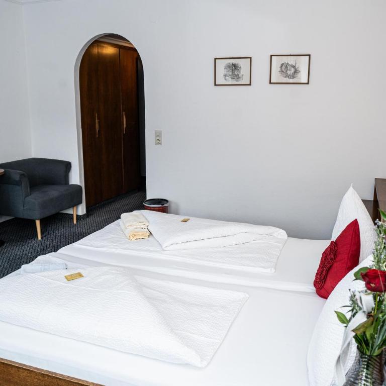 Hotel Rossmann - Doppelzimmer mit Balkon - 7