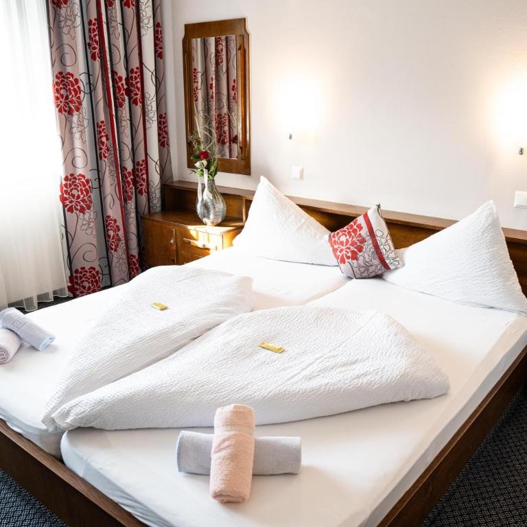 Hotel Rossmann - Doppelzimmer mit Balkon - 9
