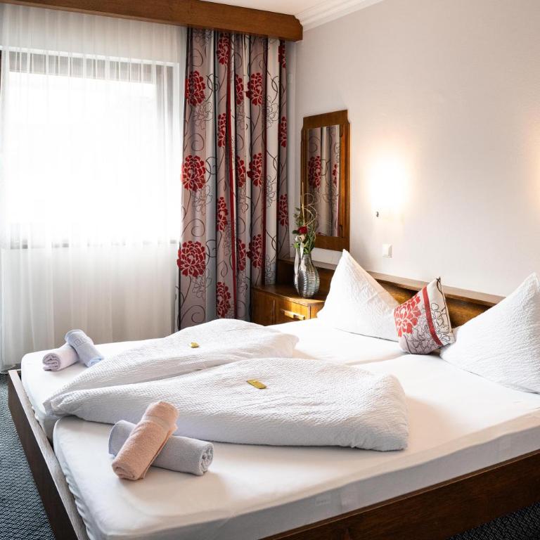 Hotel Rossmann - Doppelzimmer mit Balkon - 11