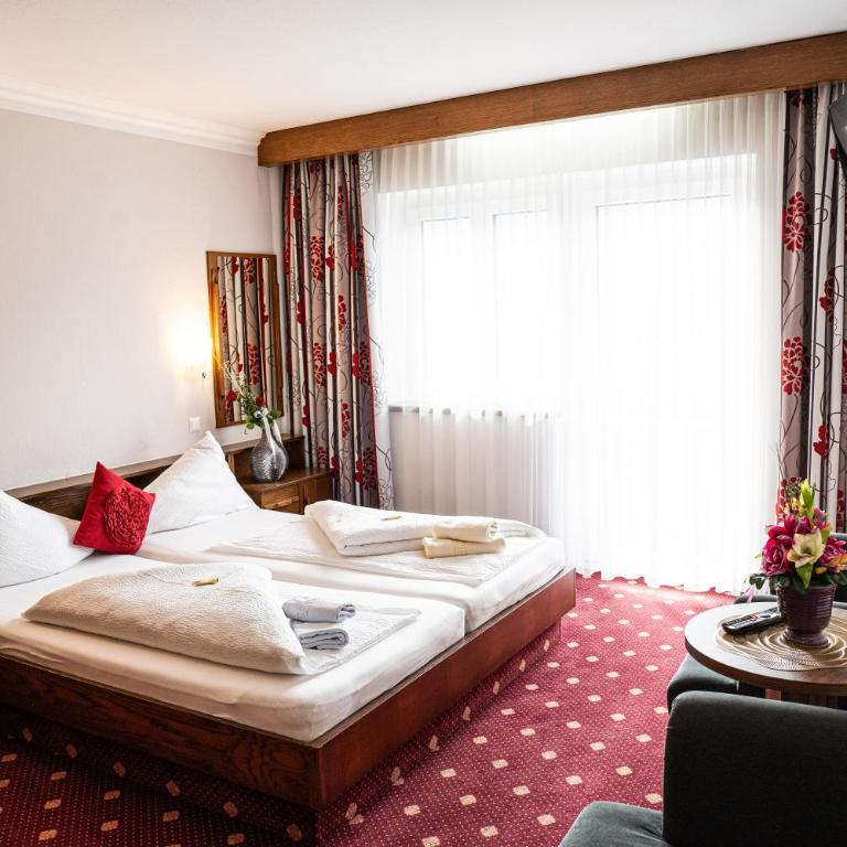 Hotel Rossmann - Doppelzimmer mit Balkon - 3