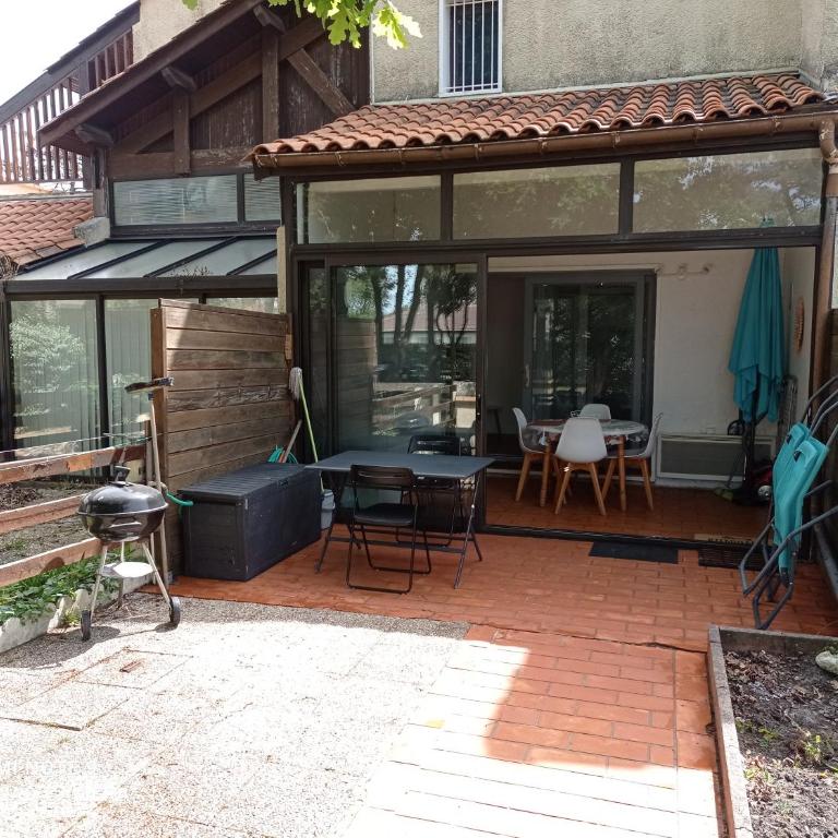 Petit cocon avec terrasse à 150m de l'océan - Appartement 2 Chambres - 12