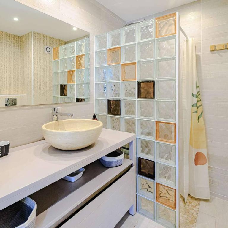Marina Rey - Apt pour 4 à 400m des plages Côte d'Azur - Appartement 2 Chambres - 10