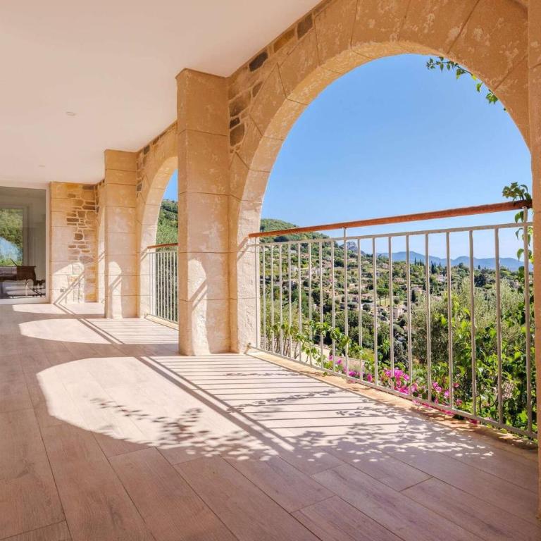 Le Mas d'Azur - Villa d'exception avec vue panoramique sur la Baie des Anges - Maison de Vacances 4 Chambres - 9