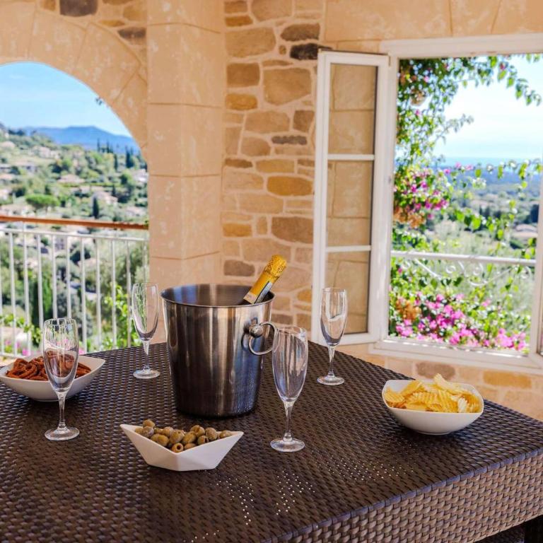 Le Mas d'Azur - Villa d'exception avec vue panoramique sur la Baie des Anges - Maison de Vacances 4 Chambres - 10