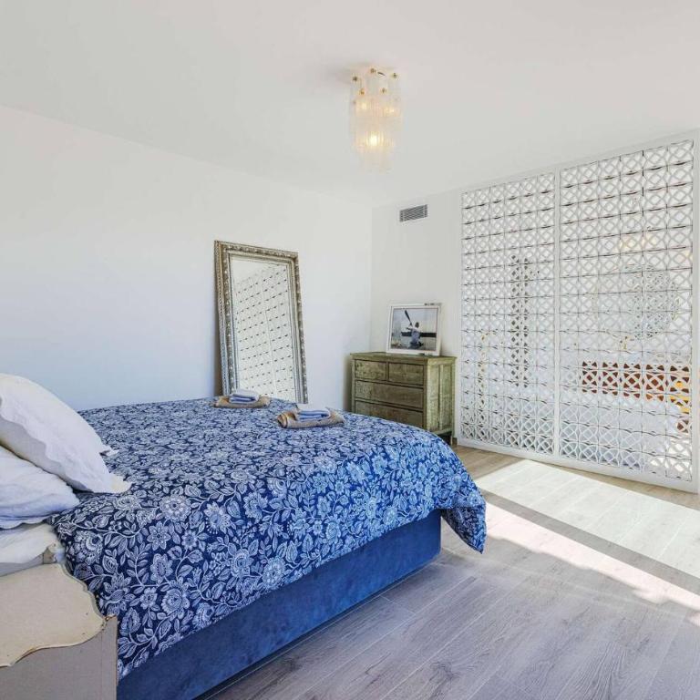 Le Mas d'Azur - Villa d'exception avec vue panoramique sur la Baie des Anges - Maison de Vacances 4 Chambres - 16