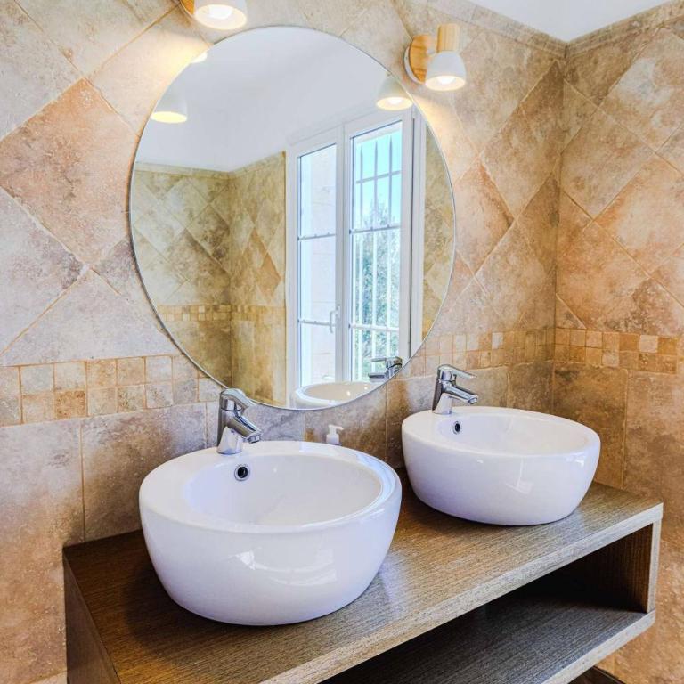 Le Mas d'Azur - Villa d'exception avec vue panoramique sur la Baie des Anges - Maison de Vacances 4 Chambres - 22