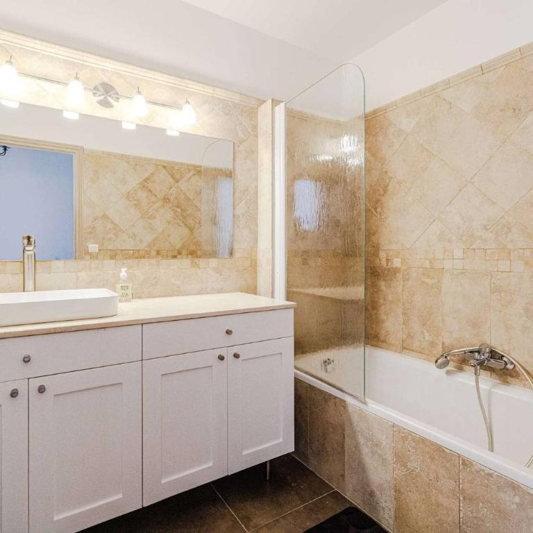 Le Mas d'Azur - Villa d'exception avec vue panoramique sur la Baie des Anges - Maison de Vacances 4 Chambres - 26