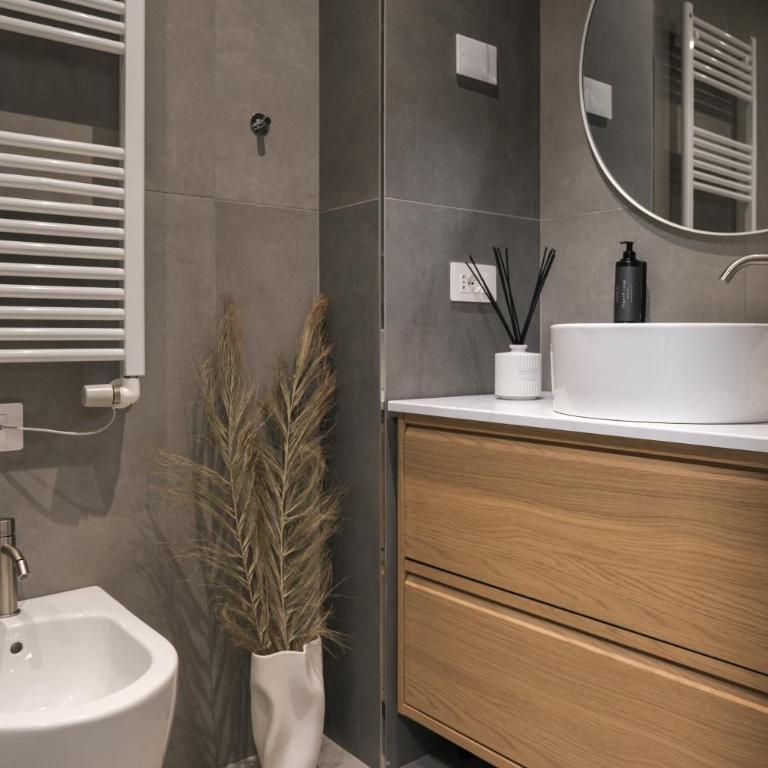 Prestige Suite Room - 30 Seconds Walk to Bernina Express - Double Room with Mountain View - 3