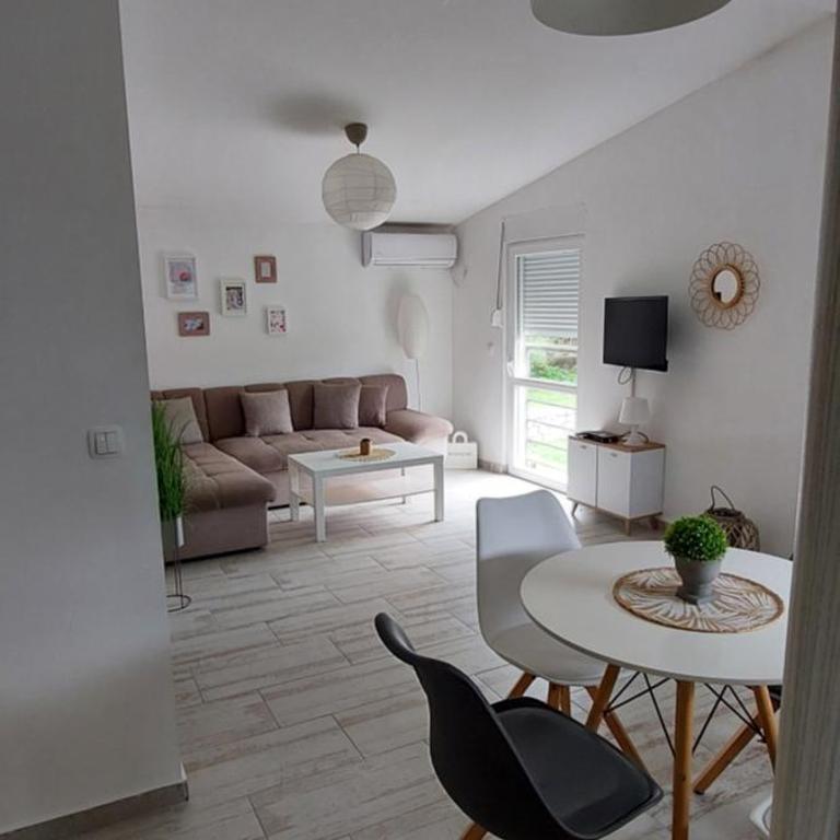 Apartmani.Sutomore - One-Bedroom Apartment - 14