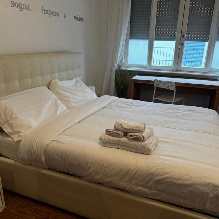 Duomo Amazing Downtown Como Centre - Appartamento con 2 Camere da Letto e Balcone - 27
