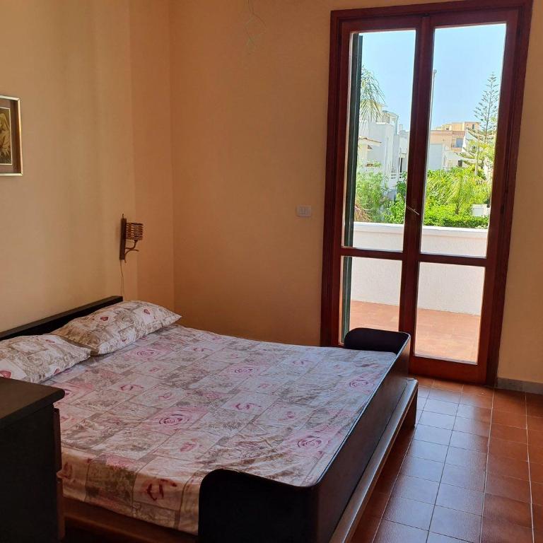 Residenza Villa Azzurra baia verde - Three-Bedroom Apartment - 11