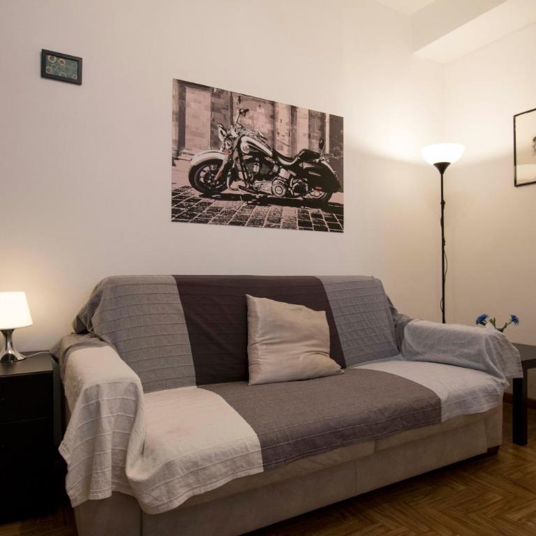 Duomo Amazing Downtown Como Centre - Appartamento con 2 Camere da Letto e Balcone - 32